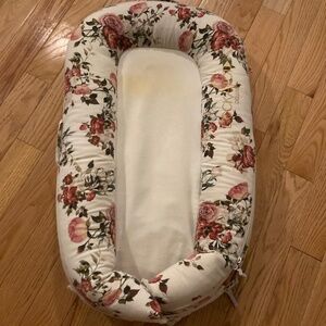 Dock A Tot DockAtot Deluxe Plus Dock La Vie en Rose Floral Roses 0-8 Months